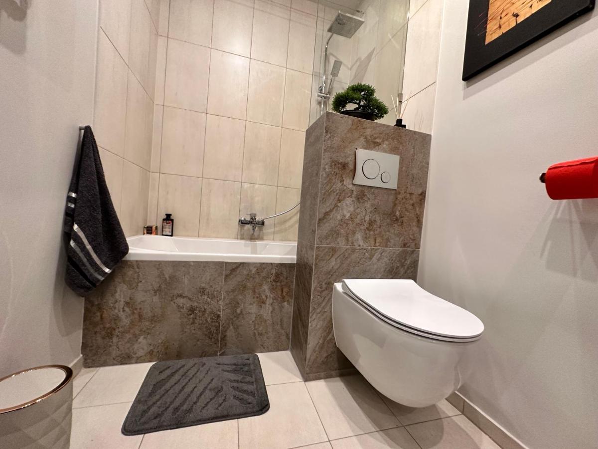 Be Inn - Luxury Apartment Gliwice Eksteriør bilde